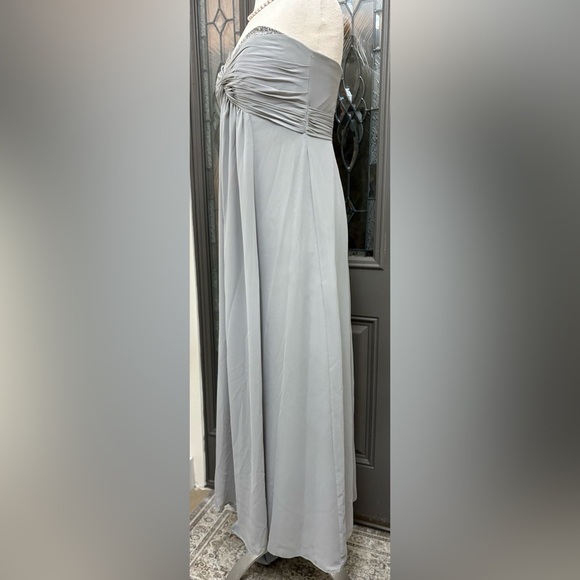 David’s Bridal Gray Empire Strapless Beaded Bodice Chiffon Gown Size 10 - Picture 6 of 12
